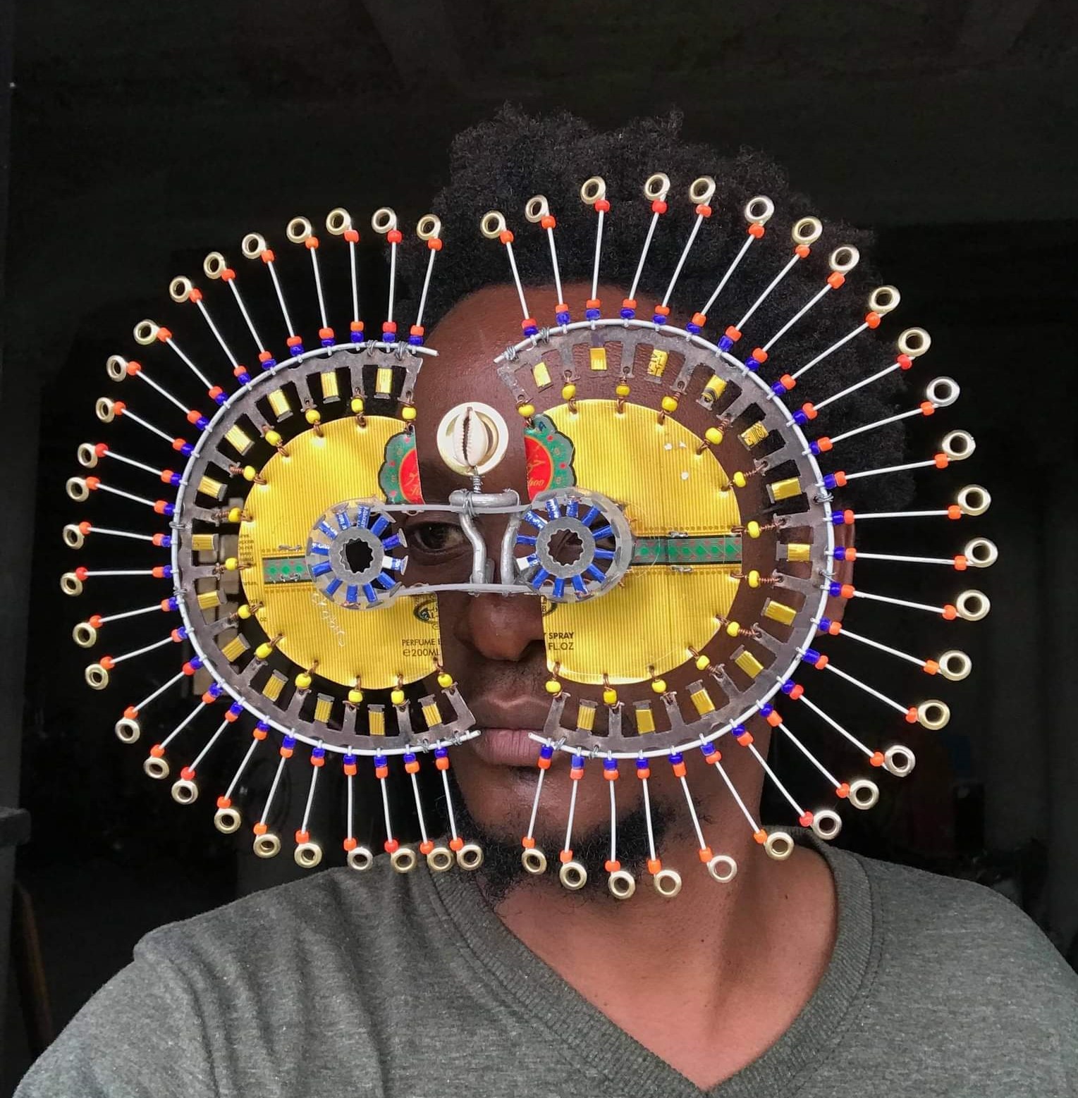 Skulptur - Cyrus Kabiru